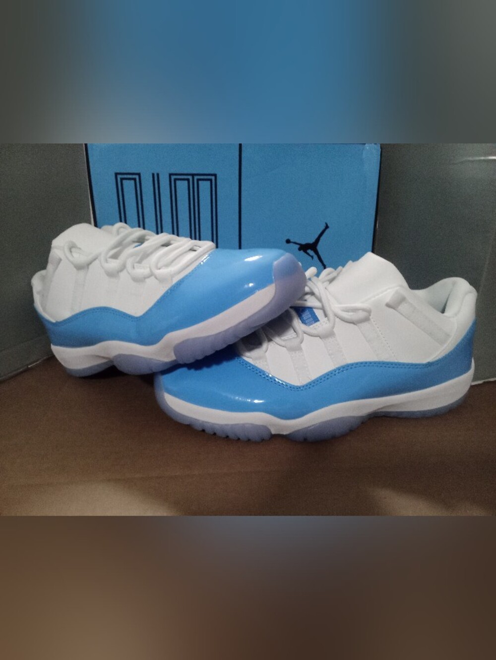 Original Retro Brand Men's Low Top Sneakers - White & Light Blue